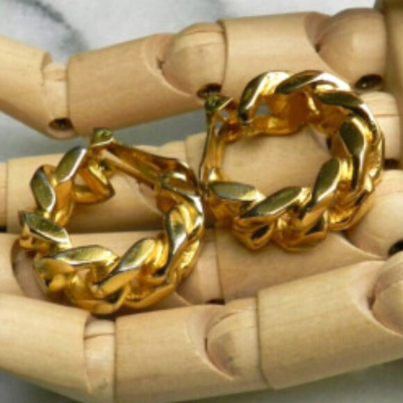 Authentic Christian Dior earrings gold plated 18K solid gold clip on ear rings - Picture 1 of 5